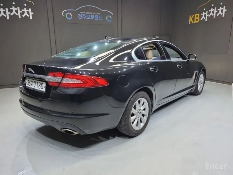 Jaguar xf