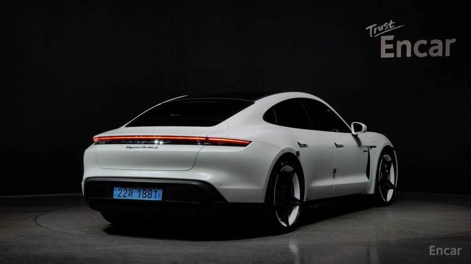 Porsche Taycan