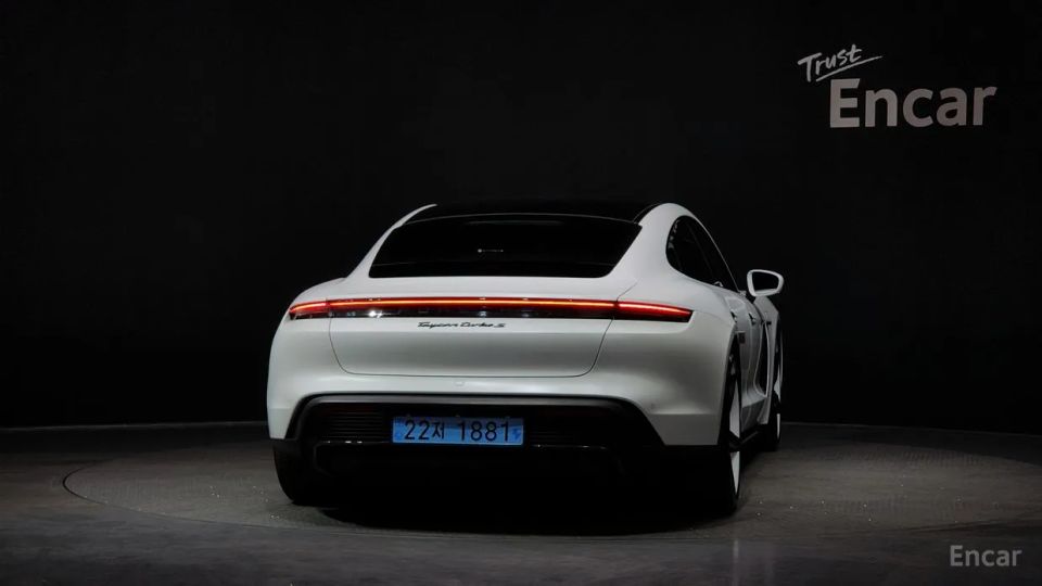 Porsche Taycan