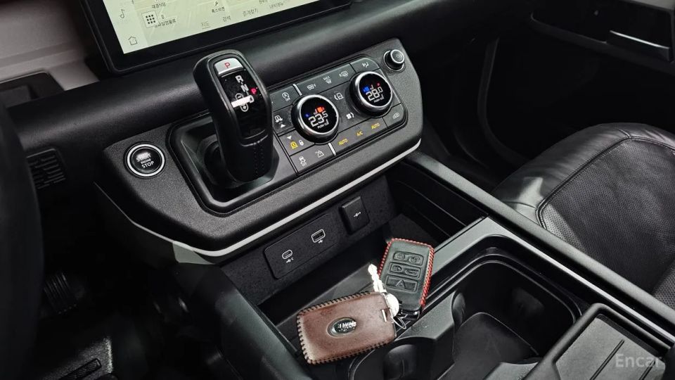 Land Rover Defender