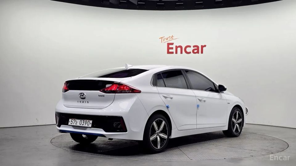 Hyundai Ioniq