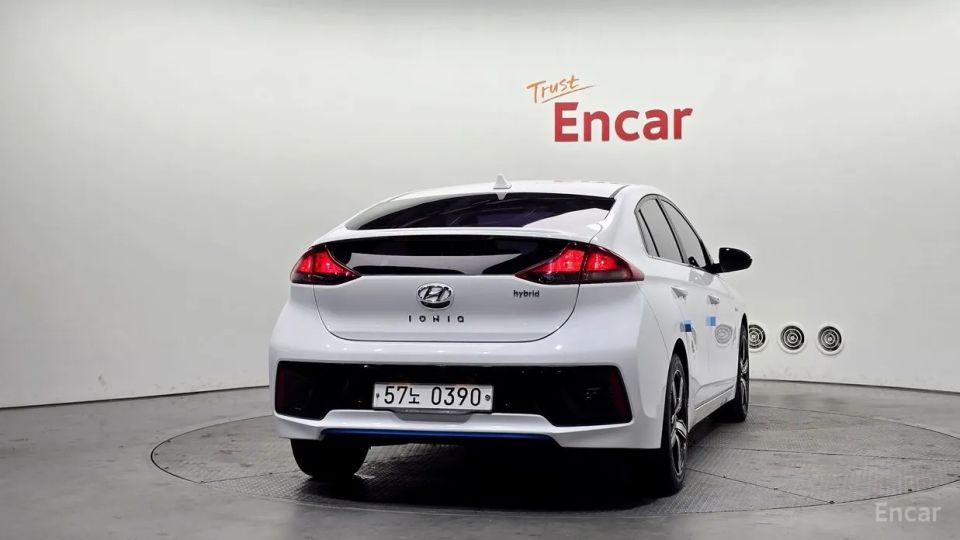 Hyundai Ioniq