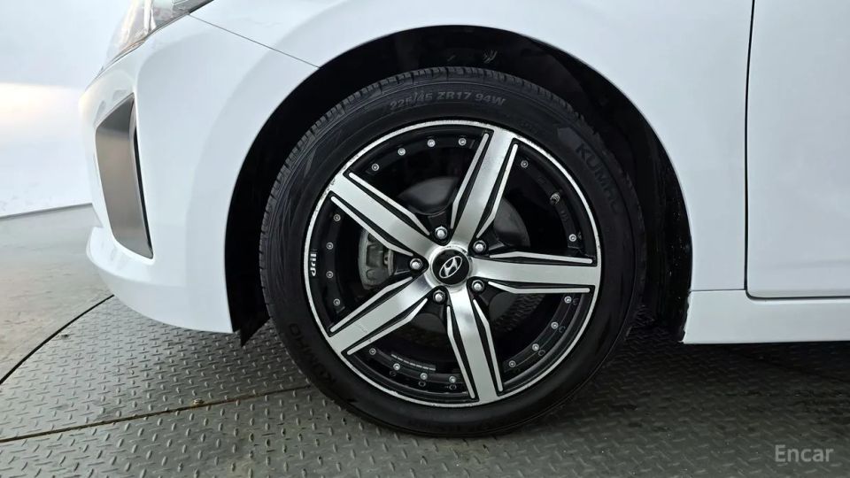 Hyundai Ioniq