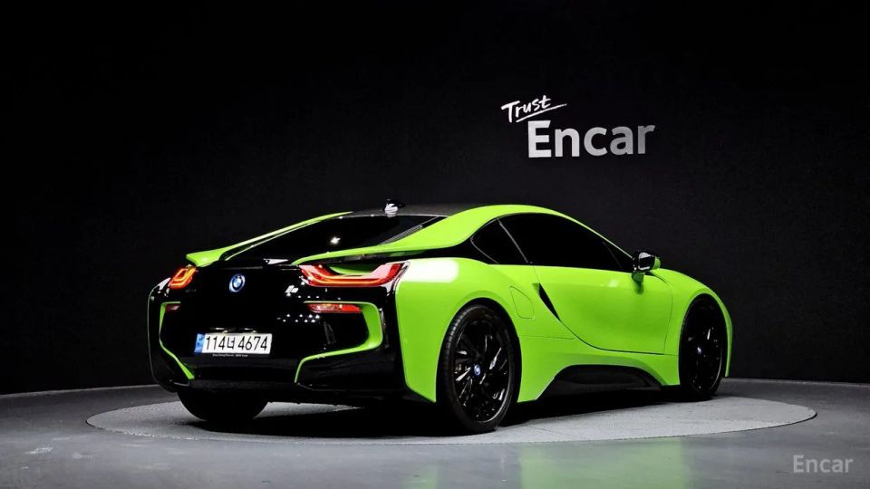 BMW I8