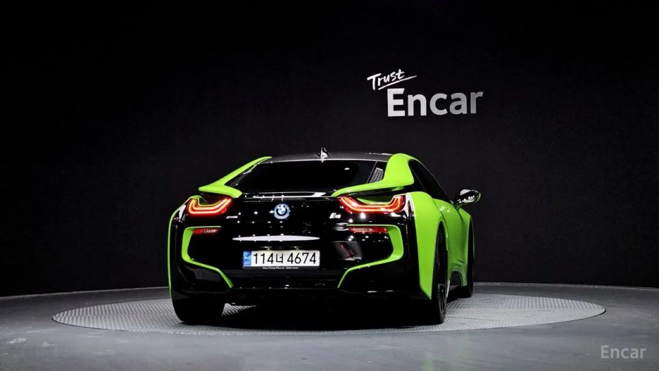 BMW I8