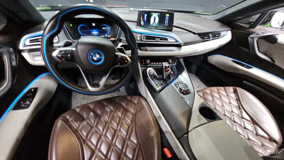 BMW I8