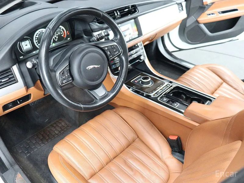 Jaguar xf