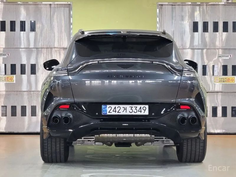 Astonmartin DBX