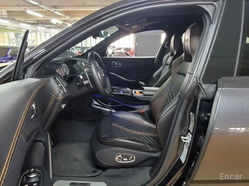 Astonmartin DBX