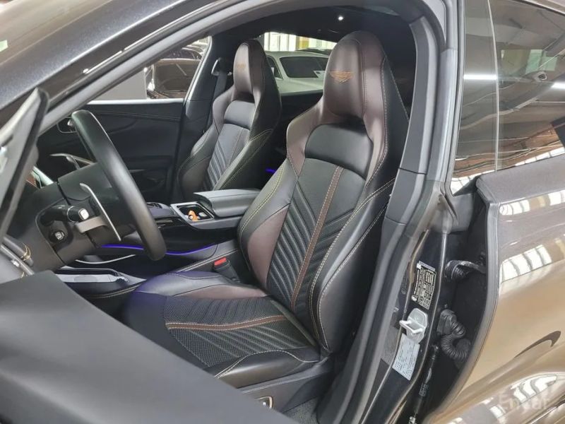 Astonmartin DBX