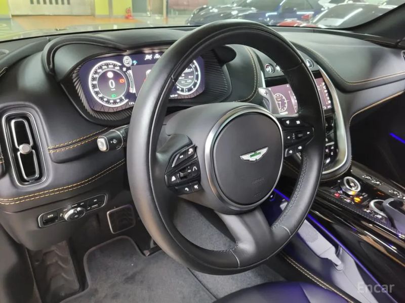 Astonmartin DBX