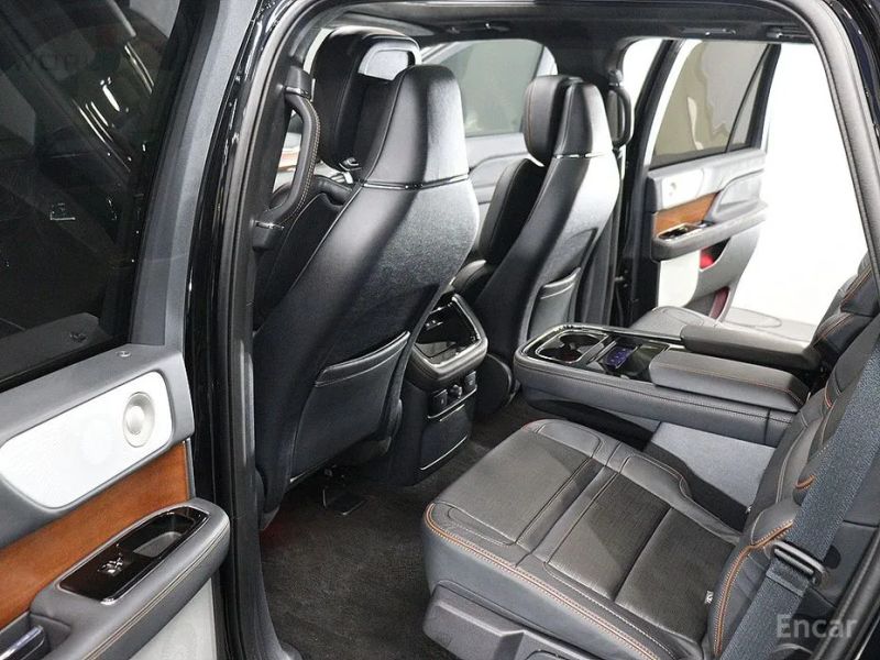 Lincoln Navigator