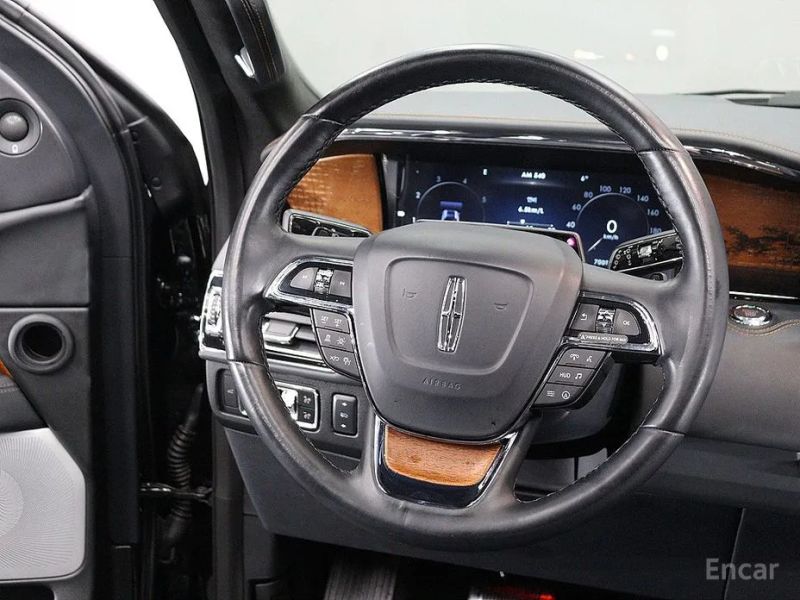 Lincoln Navigator