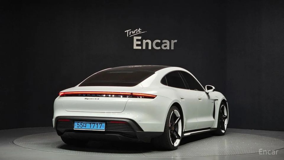Porsche Taycan