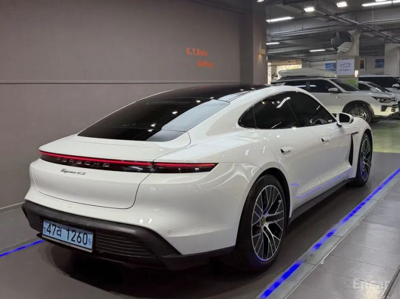 Porsche Taycan