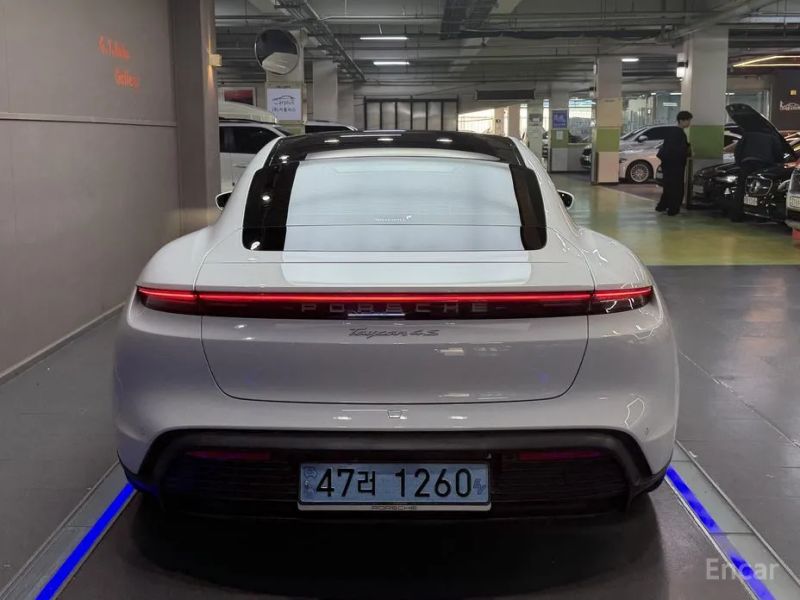 Porsche Taycan