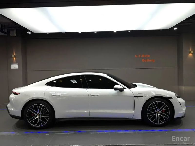 Porsche Taycan