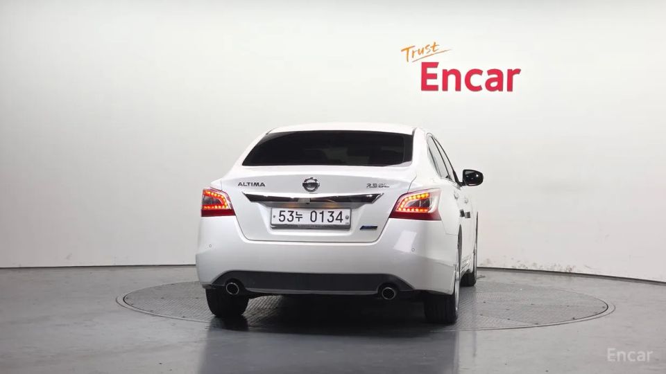 Nissan altima
