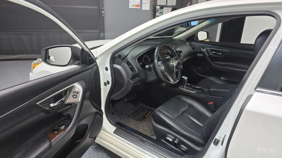 Nissan altima