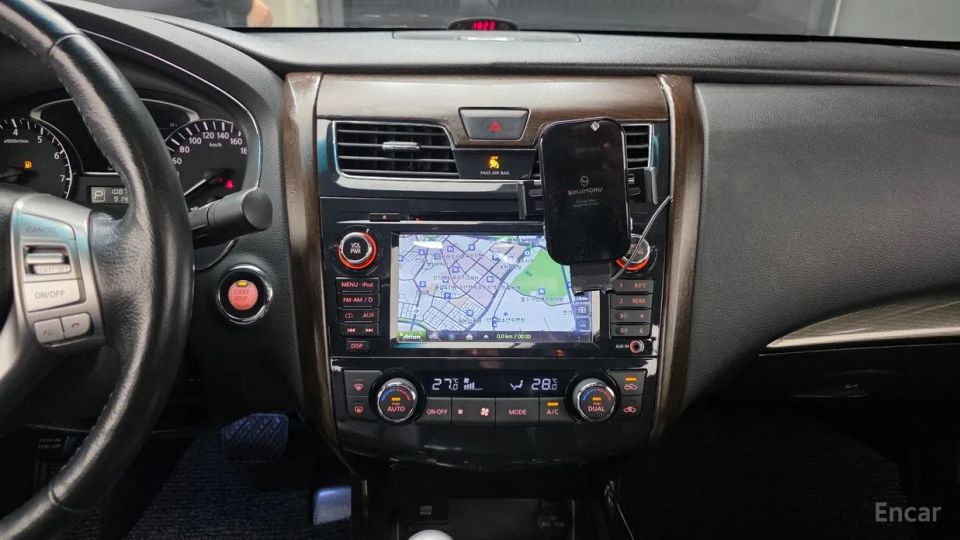 Nissan altima