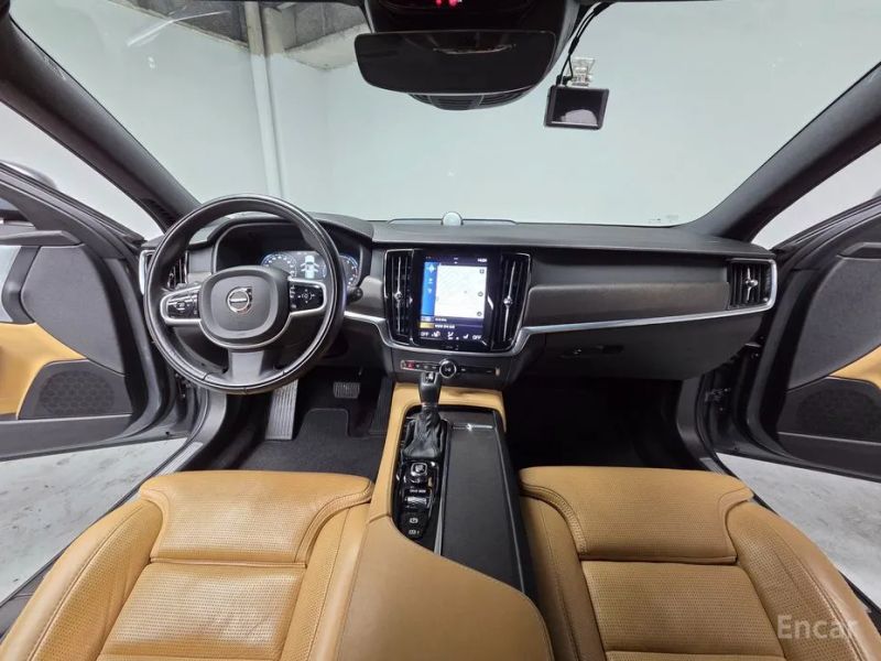 Volvo V90