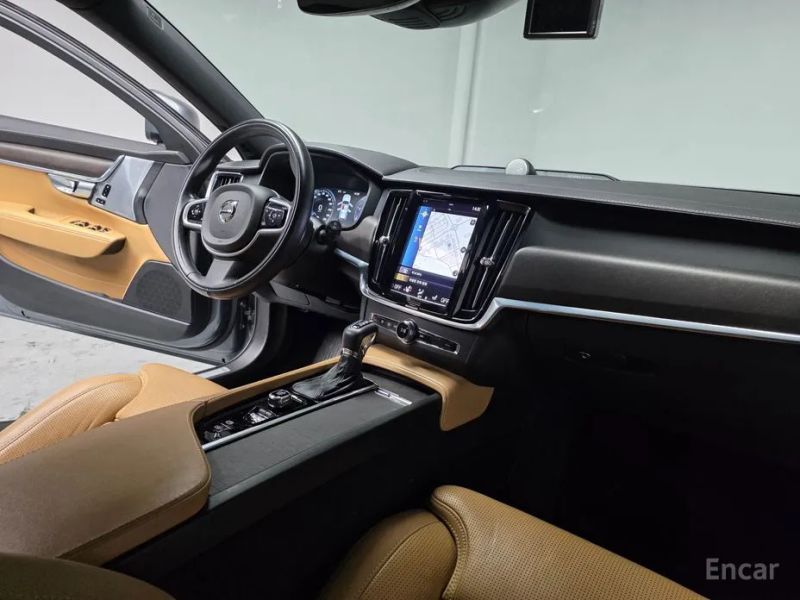 Volvo V90