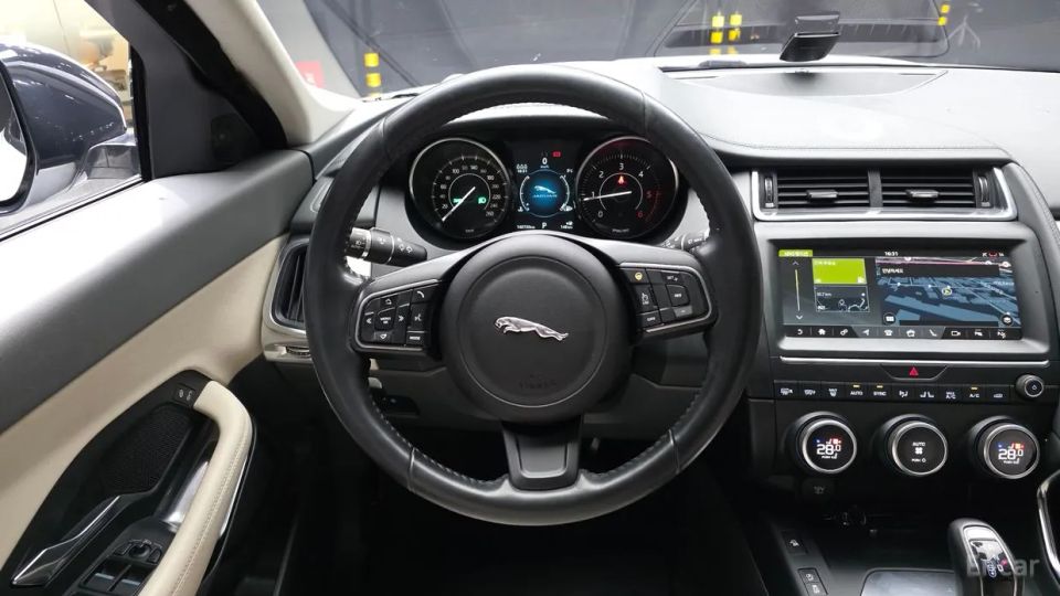 Jaguar E-PACE