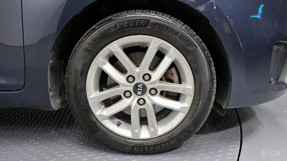 Kia Carens