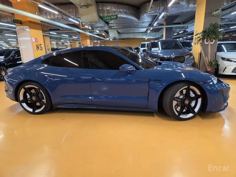 Porsche Taycan