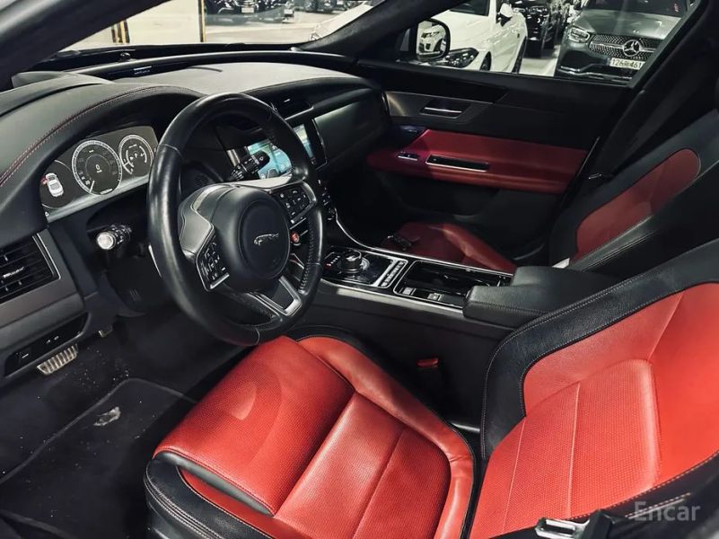 Jaguar xf