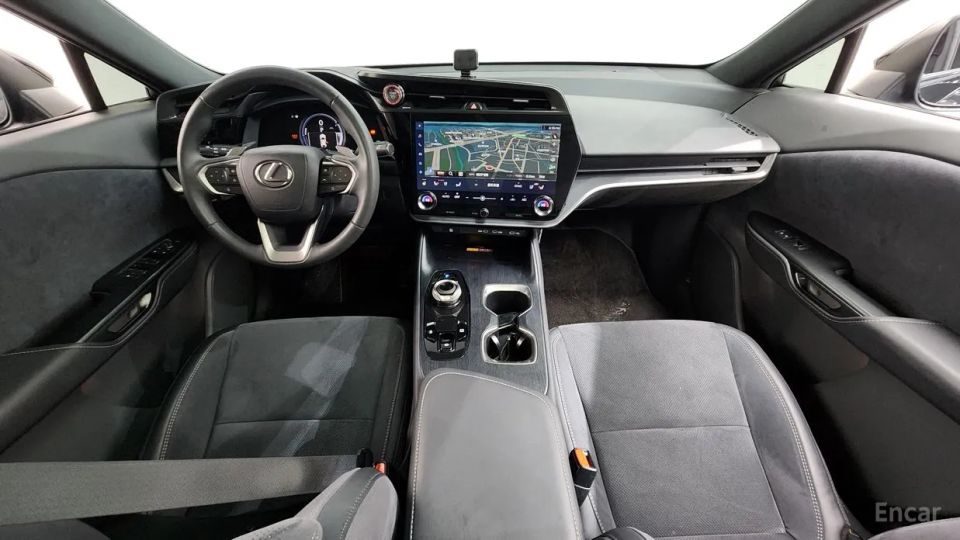 Lexus RZ