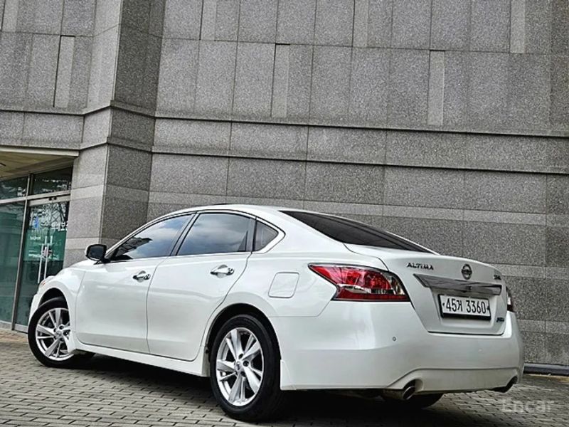 Nissan altima