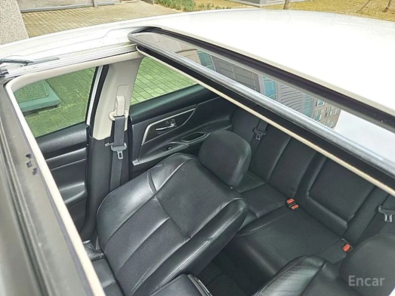 Nissan altima