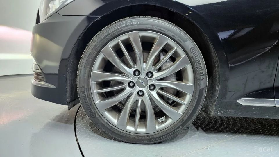 Hyundai Genesis