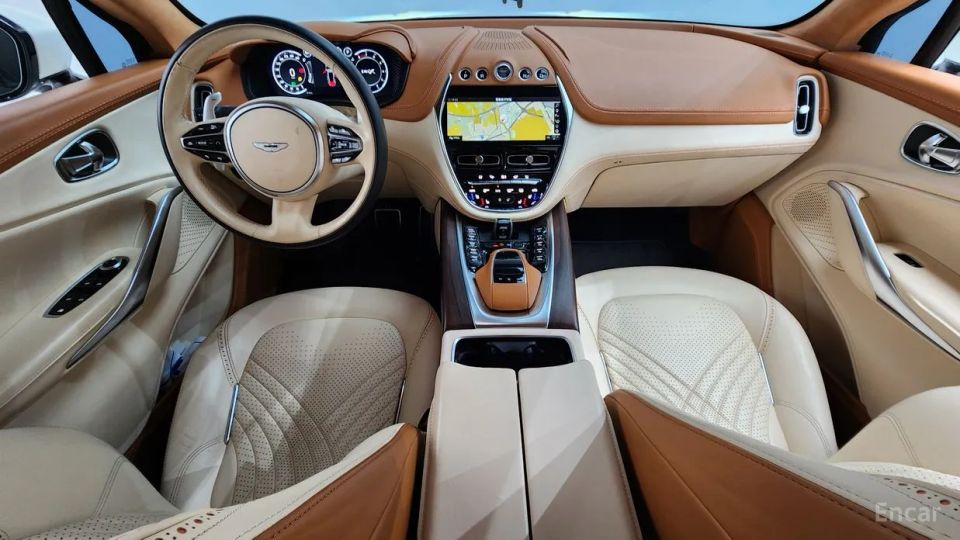 Astonmartin DBX