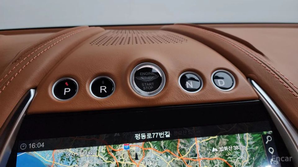 Astonmartin DBX