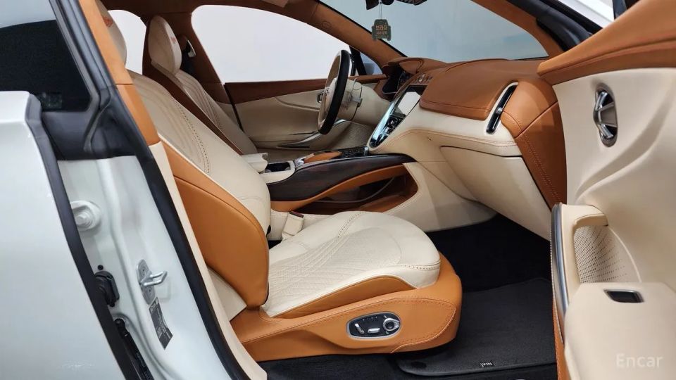 Astonmartin DBX