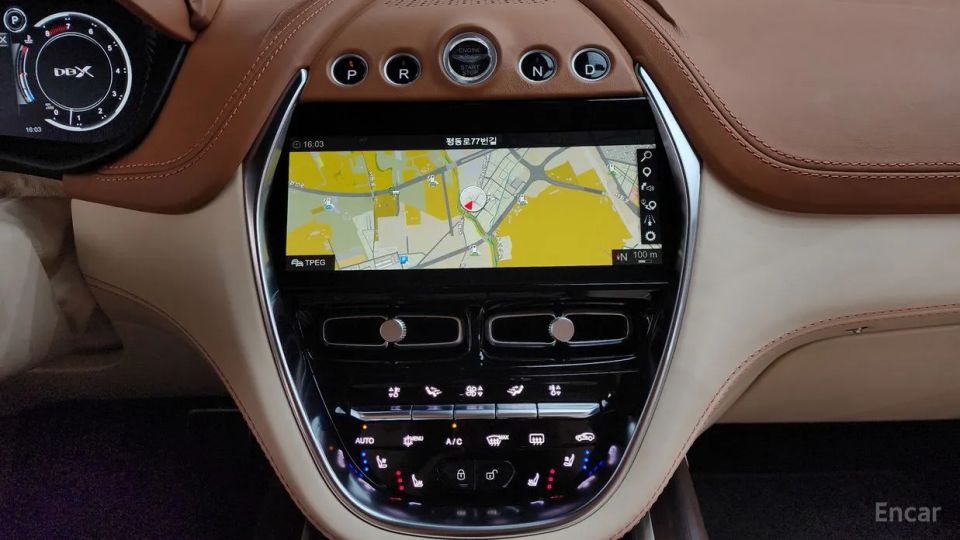 Astonmartin DBX