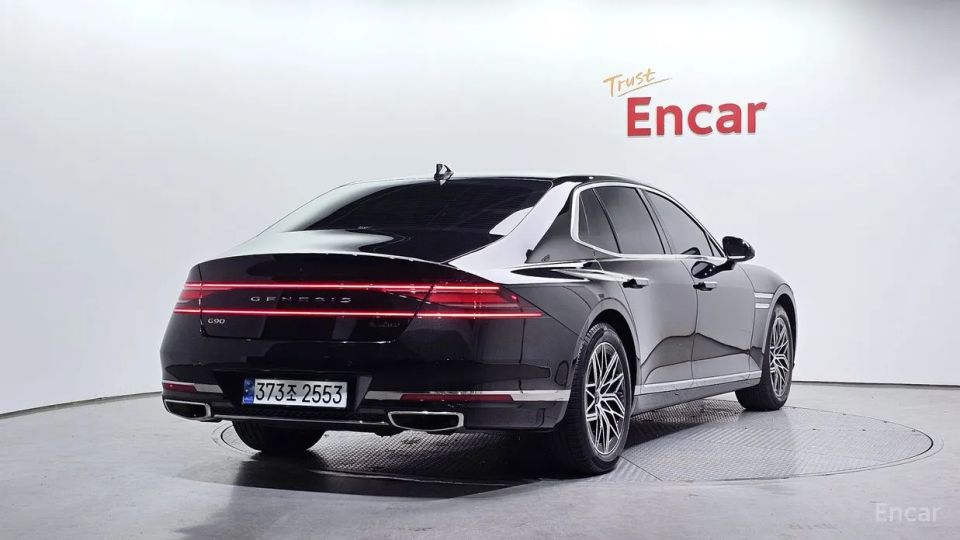Genesis G90