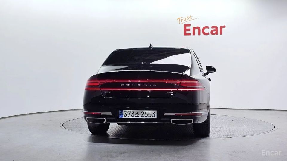 Genesis G90