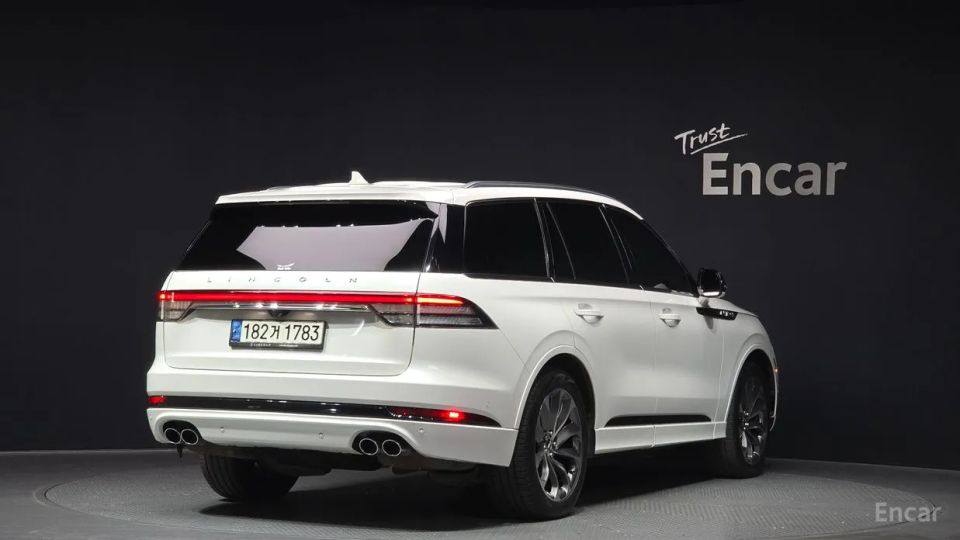 Lincoln Aviator
