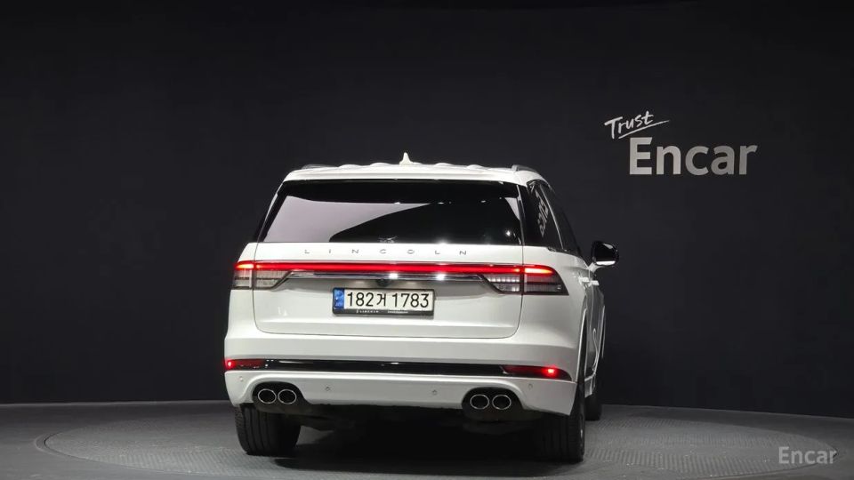 Lincoln Aviator