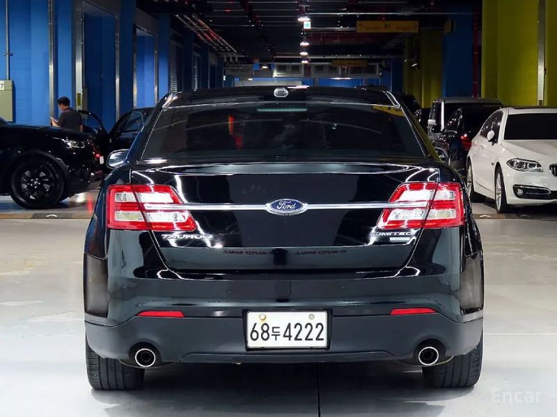 Ford Taurus