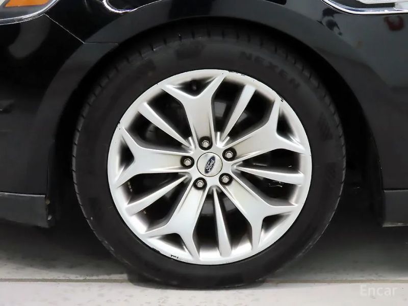 Ford Taurus
