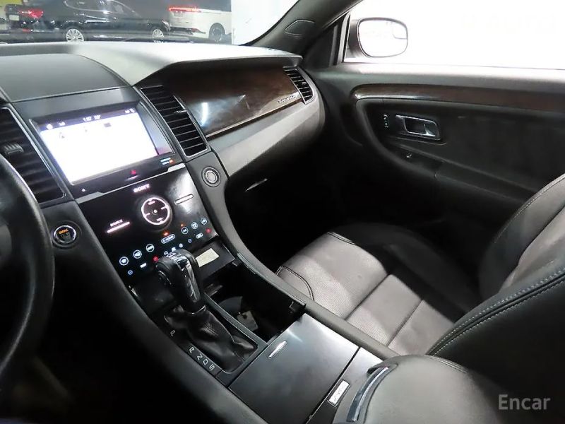 Ford Taurus