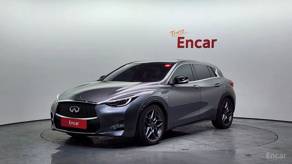 Infiniti Q30
