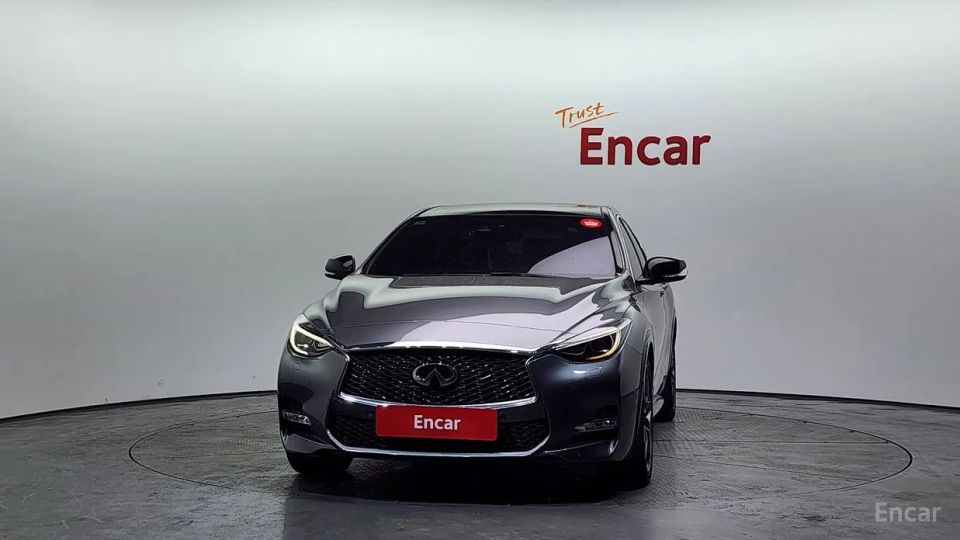 Infiniti Q30