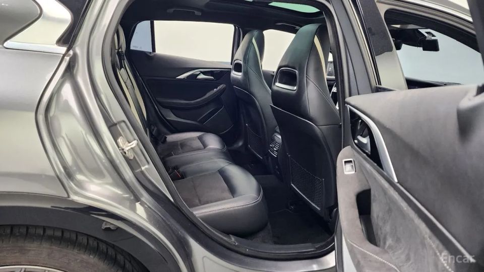 Infiniti Q30