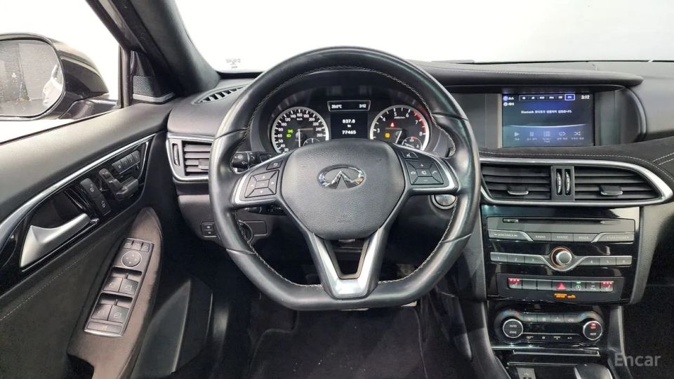 Infiniti Q30