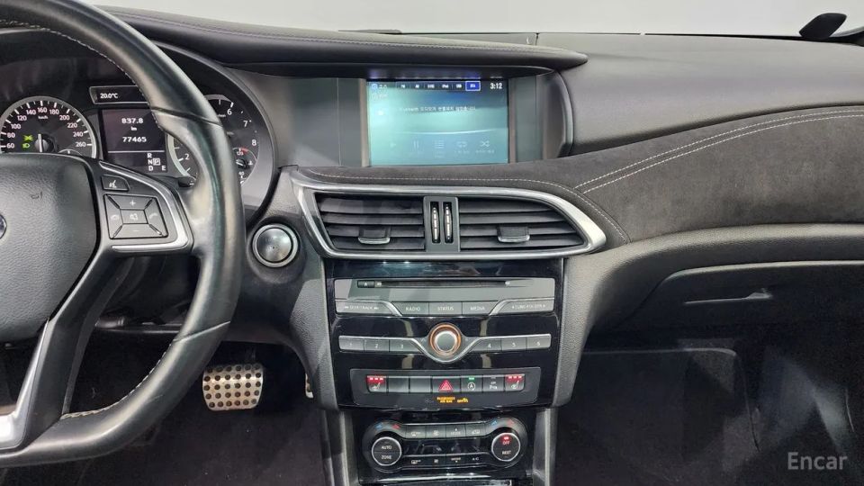 Infiniti Q30